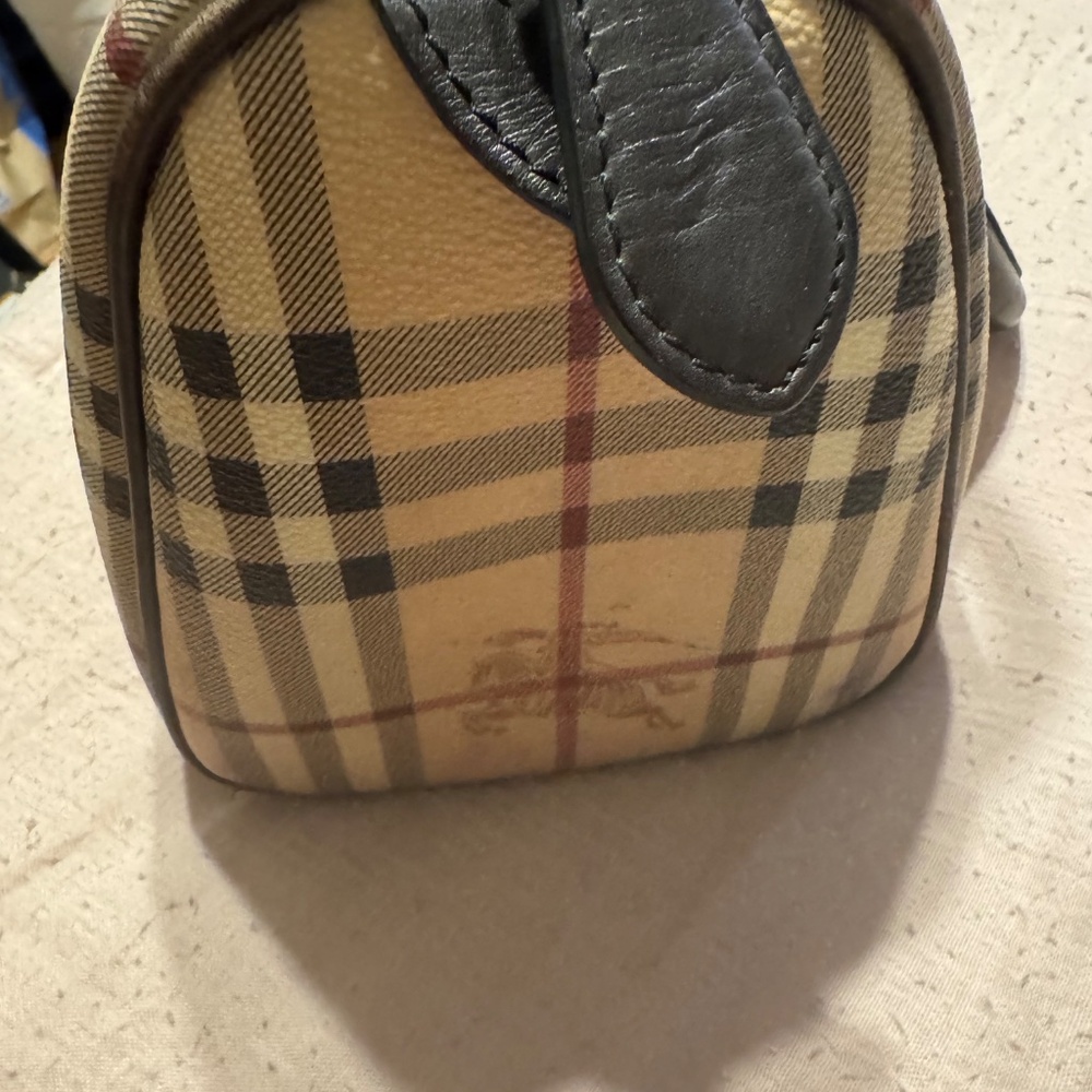 Burberry Handbag - Picture 2 of 7